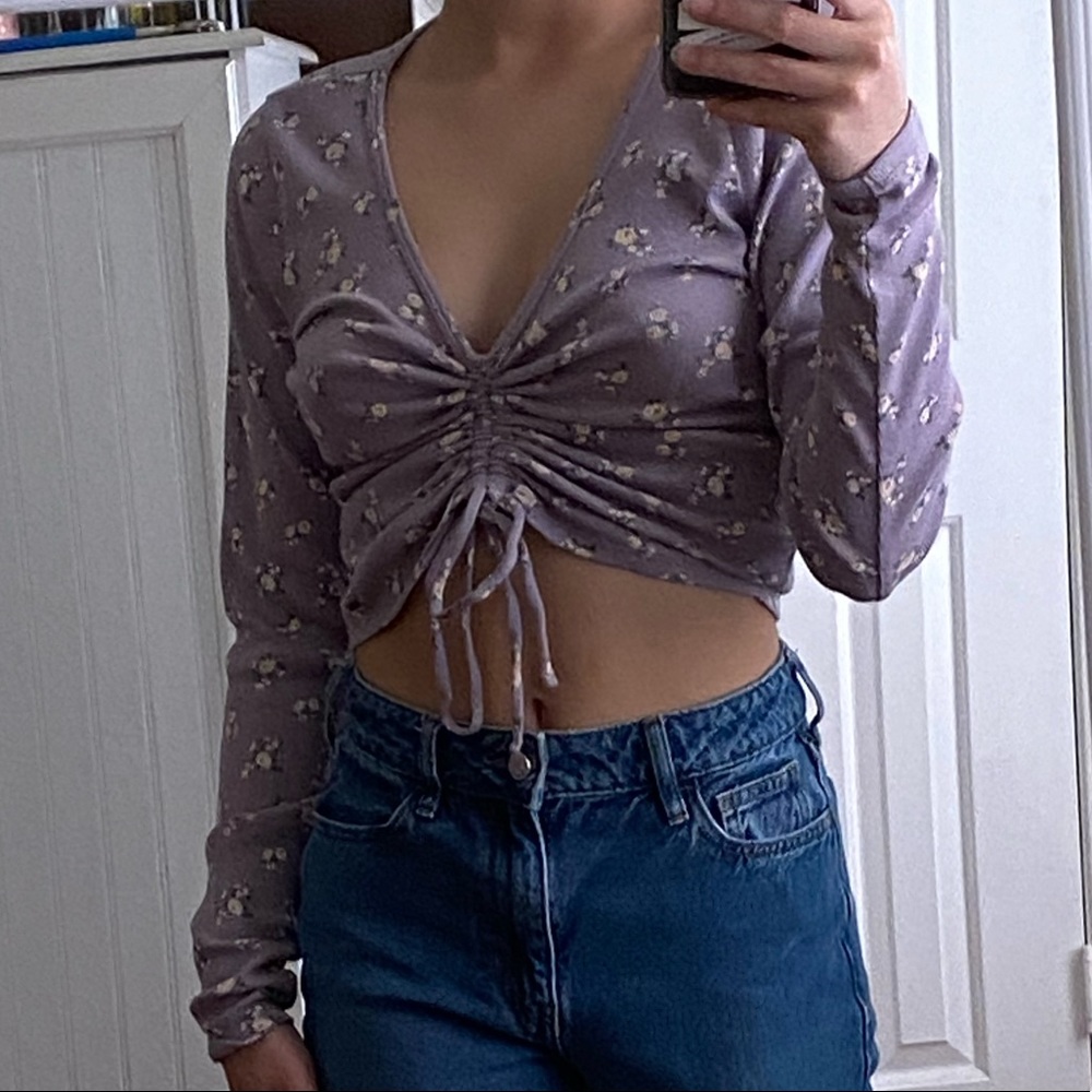 Hollister cinch texture baby tee lavender floral